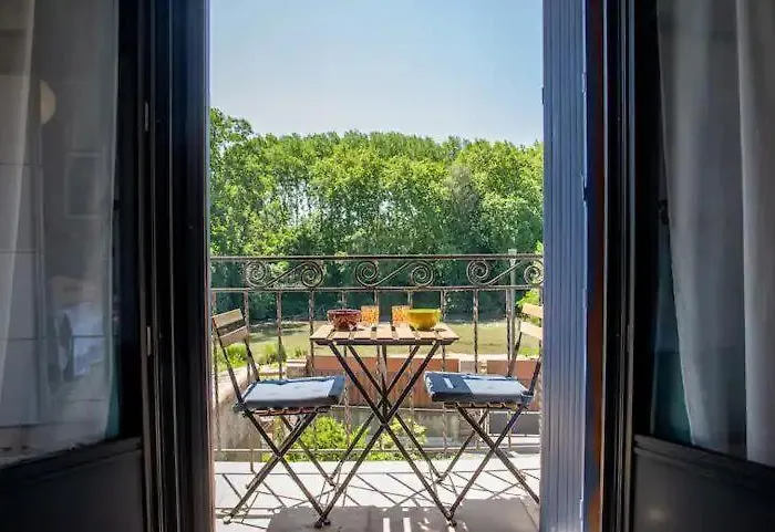 L'onde Des Berges De L'aude